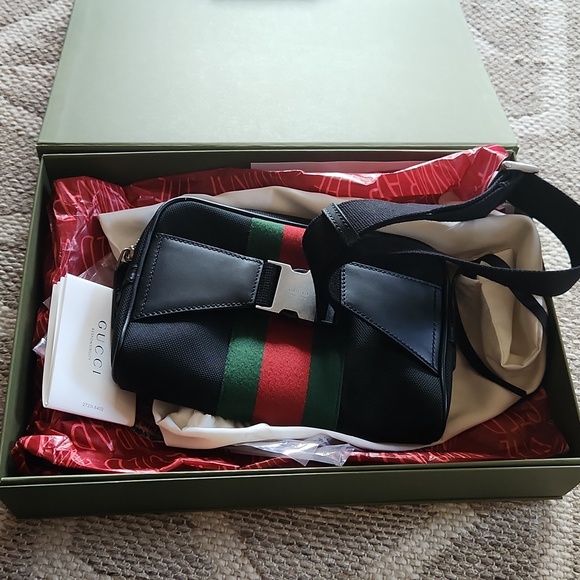Authentic Gucci GG Supreme Monogram Canvas Belt Bag - Picture 5 of 12